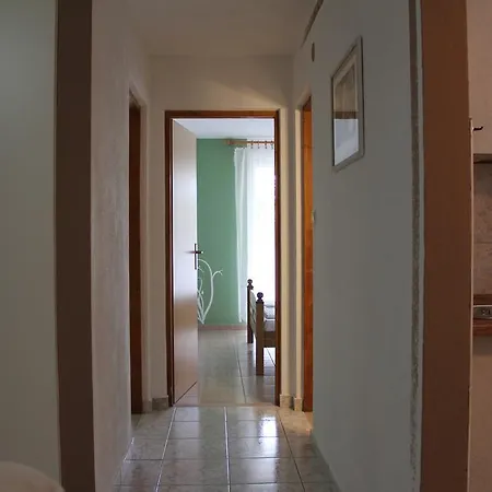 Elaphos Apartment Supetar